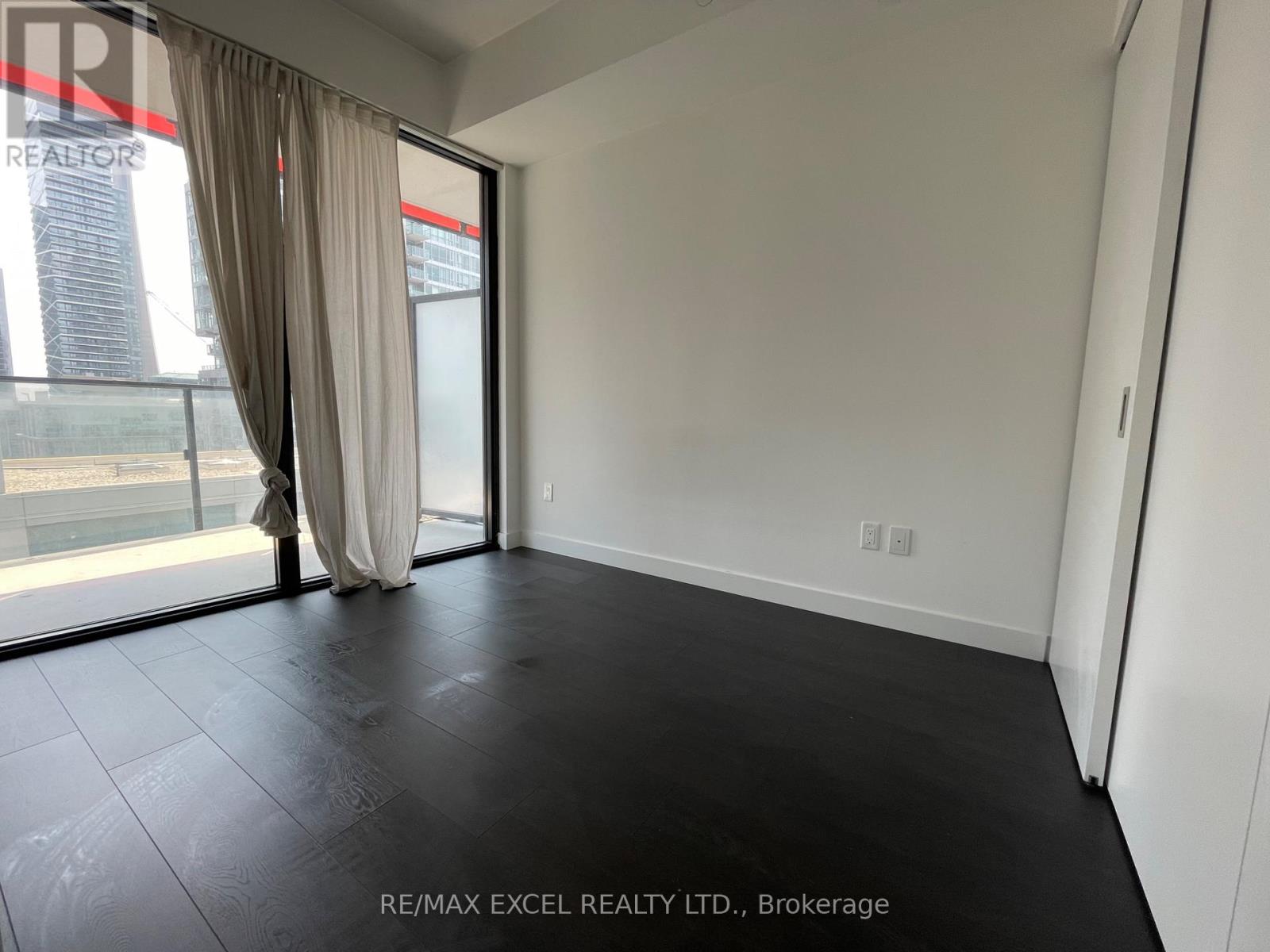 1415 - 215 Queen Street W, Toronto, Ontario  M5A 1S2 - Photo 4 - C12775802