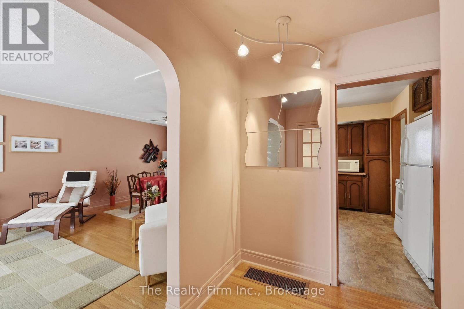 1047 Elora Road, Woodstock, Ontario  N4S 5L9 - Photo 4 - X12775726