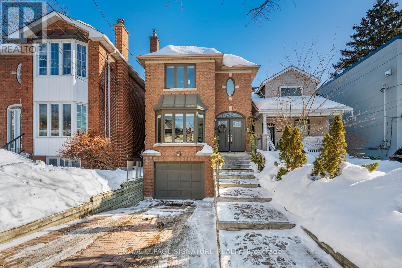 155 BLANTYRE AVENUE, Toronto, Ontario