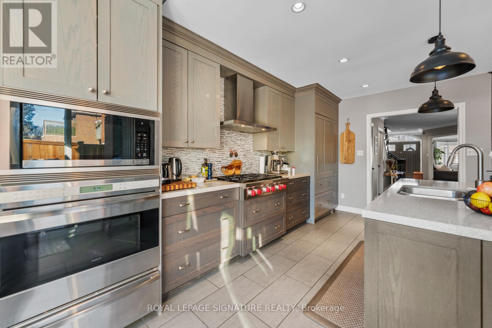 155 Blantyre Avenue, Toronto (Birchcliffe-Cliffside), Ontario  M1N 2R6 - Photo 11 - E12775600