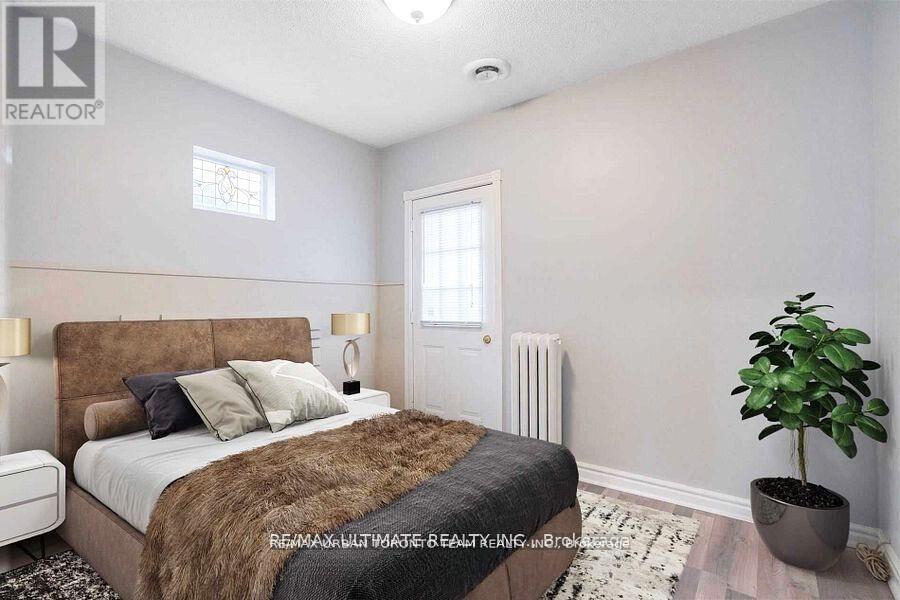 Upper - 745 Coxwell Avenue, Toronto, Ontario  M4C 3C5 - Photo 16 - E12775670