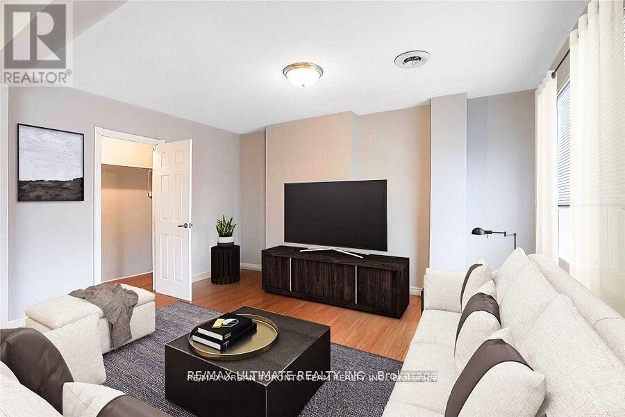 Upper - 745 Coxwell Avenue, Toronto, Ontario  M4C 3C5 - Photo 6 - E12775670