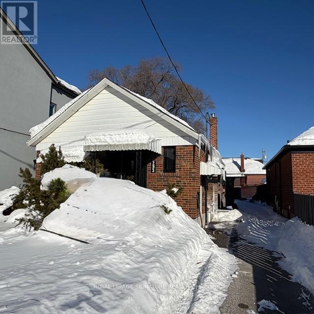 Main - 293 Glebemount Avenue, Toronto, Ontario  M4C 3V4 - Photo 2 - E12775820