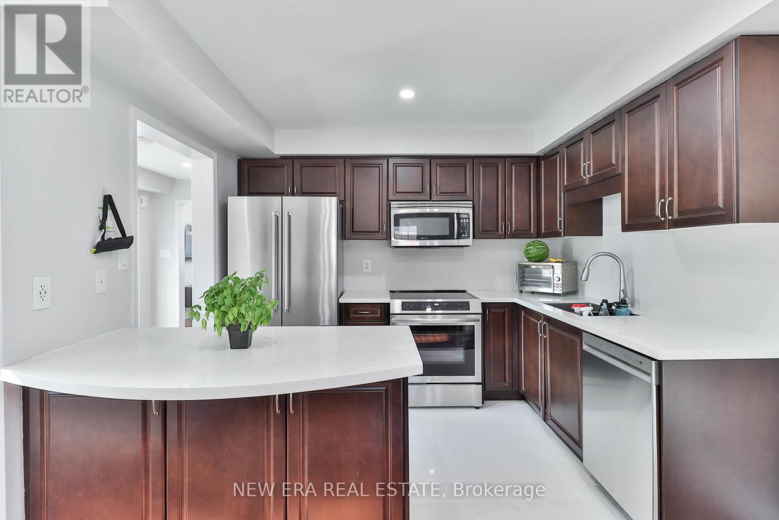 331 Davos Road, Vaughan, Ontario  L4H 0M8 - Photo 11 - N12775602