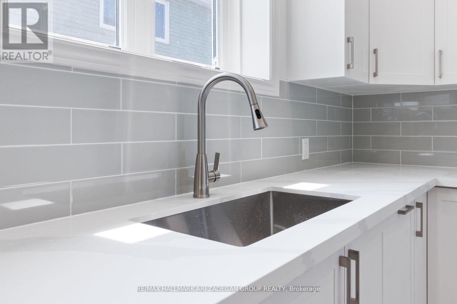 B - 177 The Queensway S, Georgina, Ontario  L4P 2A3 - Photo 7 - N12775604