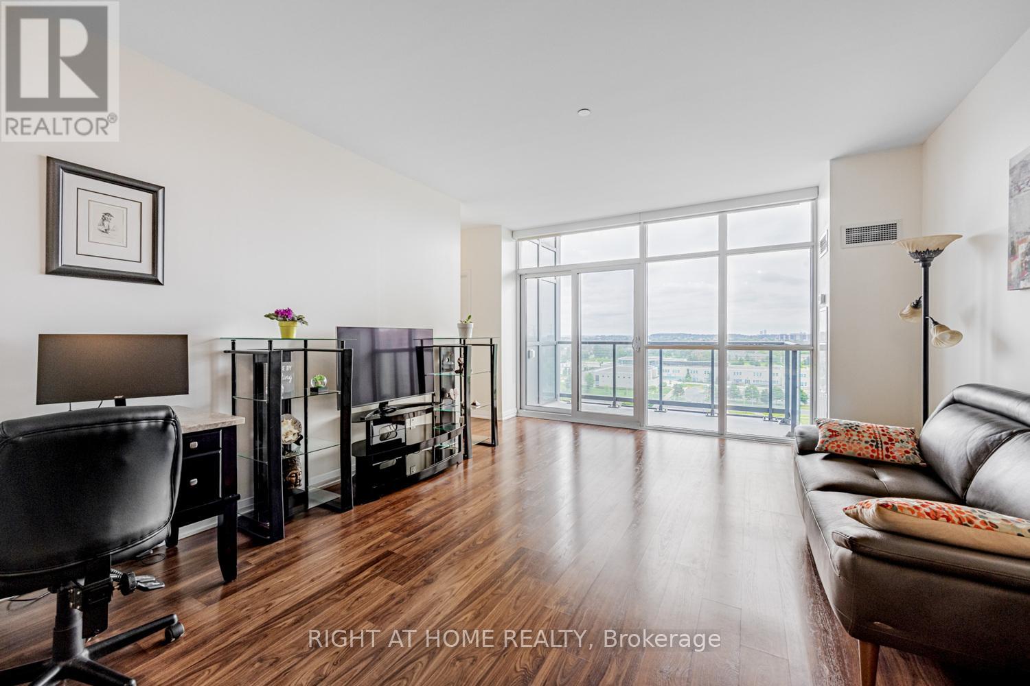 1010 - 65 Oneida Crescent, Richmond Hill (Langstaff), Ontario  L4B 0G9 - Photo 10 - N12775768