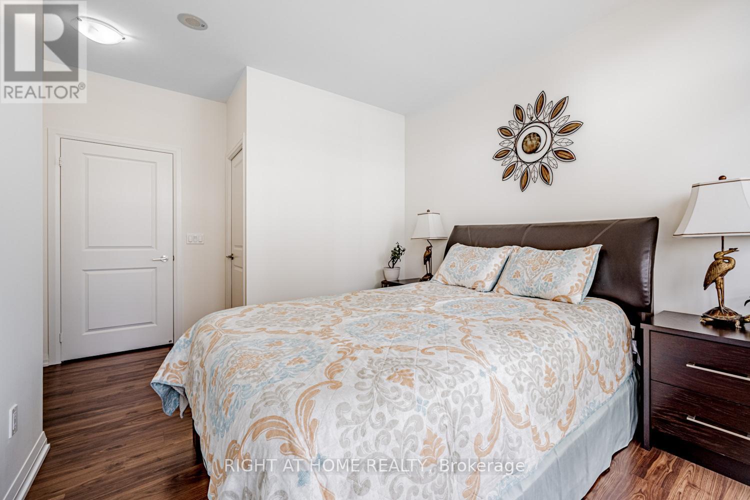 1010 - 65 Oneida Crescent, Richmond Hill (Langstaff), Ontario  L4B 0G9 - Photo 15 - N12775768