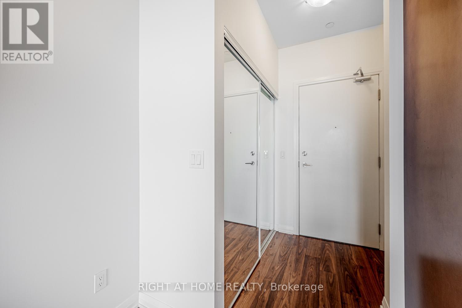 1010 - 65 Oneida Crescent, Richmond Hill (Langstaff), Ontario  L4B 0G9 - Photo 24 - N12775768