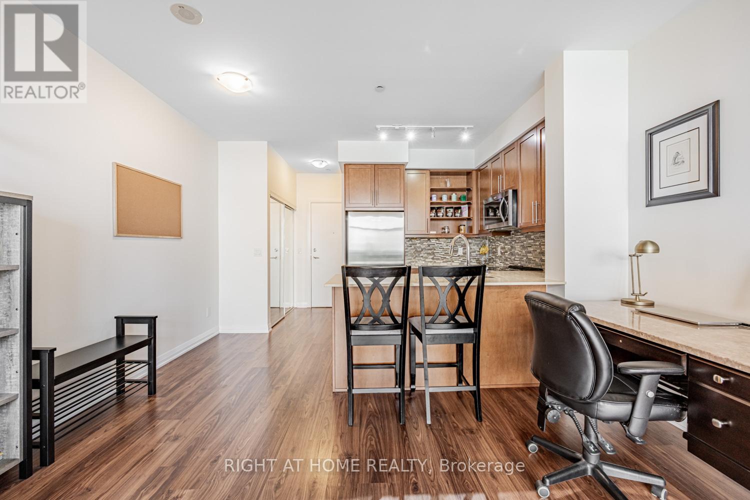 1010 - 65 Oneida Crescent, Richmond Hill (Langstaff), Ontario  L4B 0G9 - Photo 26 - N12775768