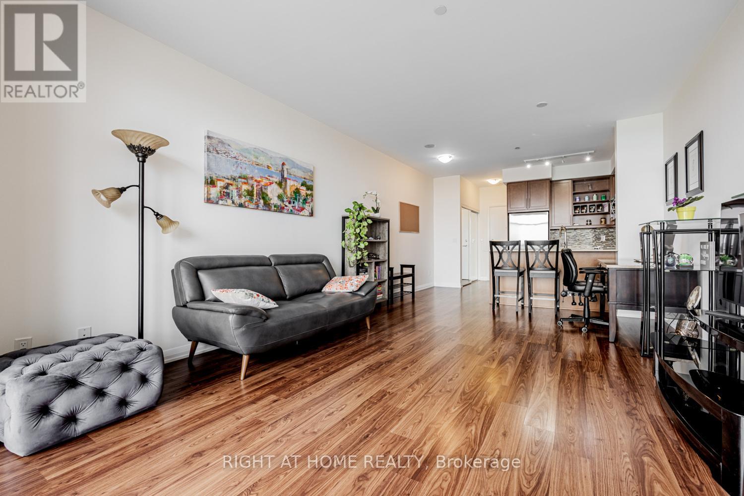 1010 - 65 Oneida Crescent, Richmond Hill (Langstaff), Ontario  L4B 0G9 - Photo 5 - N12775768