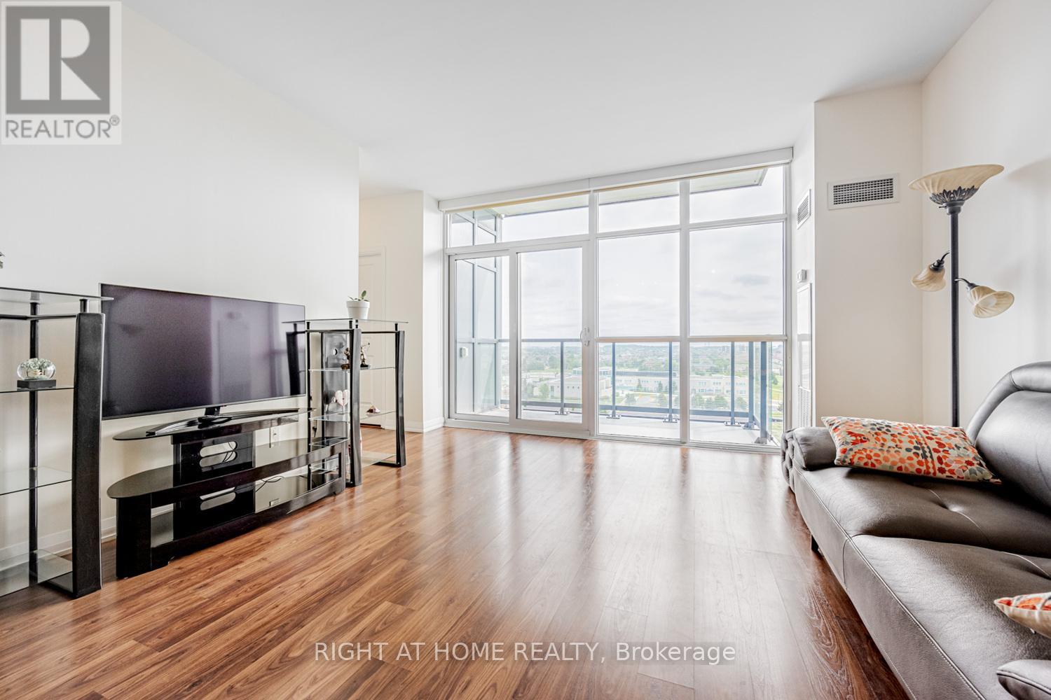 1010 - 65 Oneida Crescent, Richmond Hill (Langstaff), Ontario  L4B 0G9 - Photo 9 - N12775768