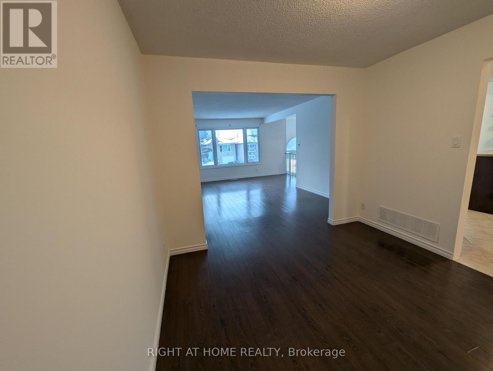 435 Colborne Street, Bradford West Gwillimbury (Bradford), Ontario  L3Z 2E5 - Photo 5 - N12775826