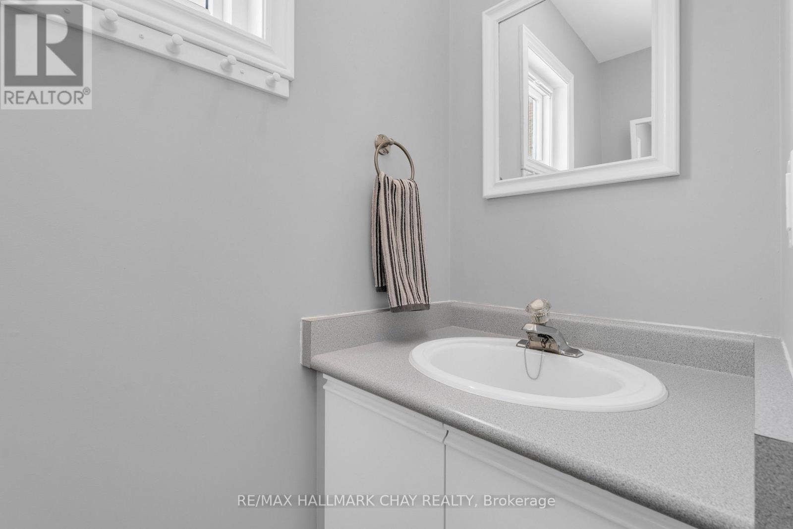 20 Daniele Avenue S, New Tecumseth, Ontario  L0G 1A0 - Photo 12 - N12775840