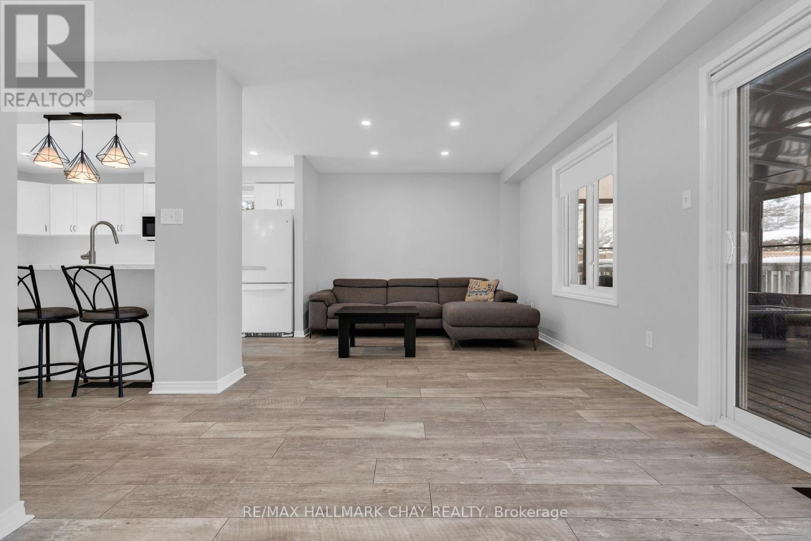 20 Daniele Avenue S, New Tecumseth, Ontario  L0G 1A0 - Photo 9 - N12775840