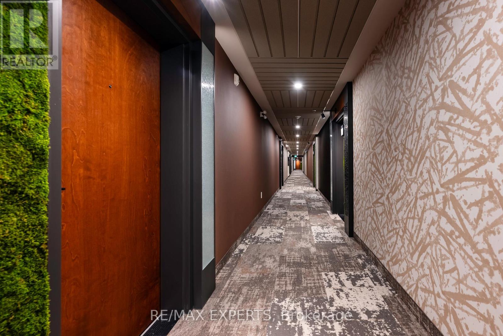 409 - 15 Kneeshaw Drive, Barrie, Ontario  L9J 0X9 - Photo 3 - S12775794