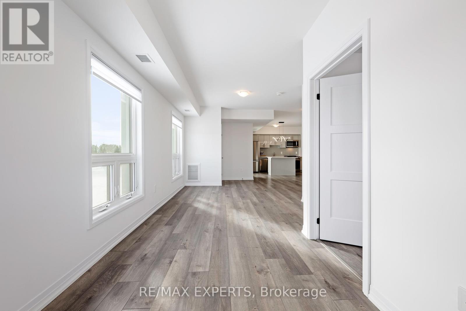 409 - 15 Kneeshaw Drive, Barrie, Ontario  L9J 0X9 - Photo 32 - S12775794