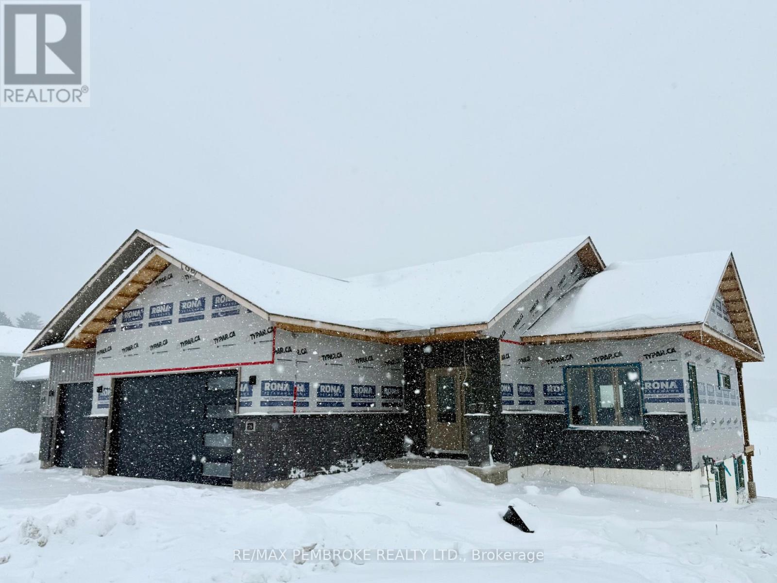 26 Jade Avenue, Petawawa, Ontario  K8H 0E5 - Photo 2 - X12772042