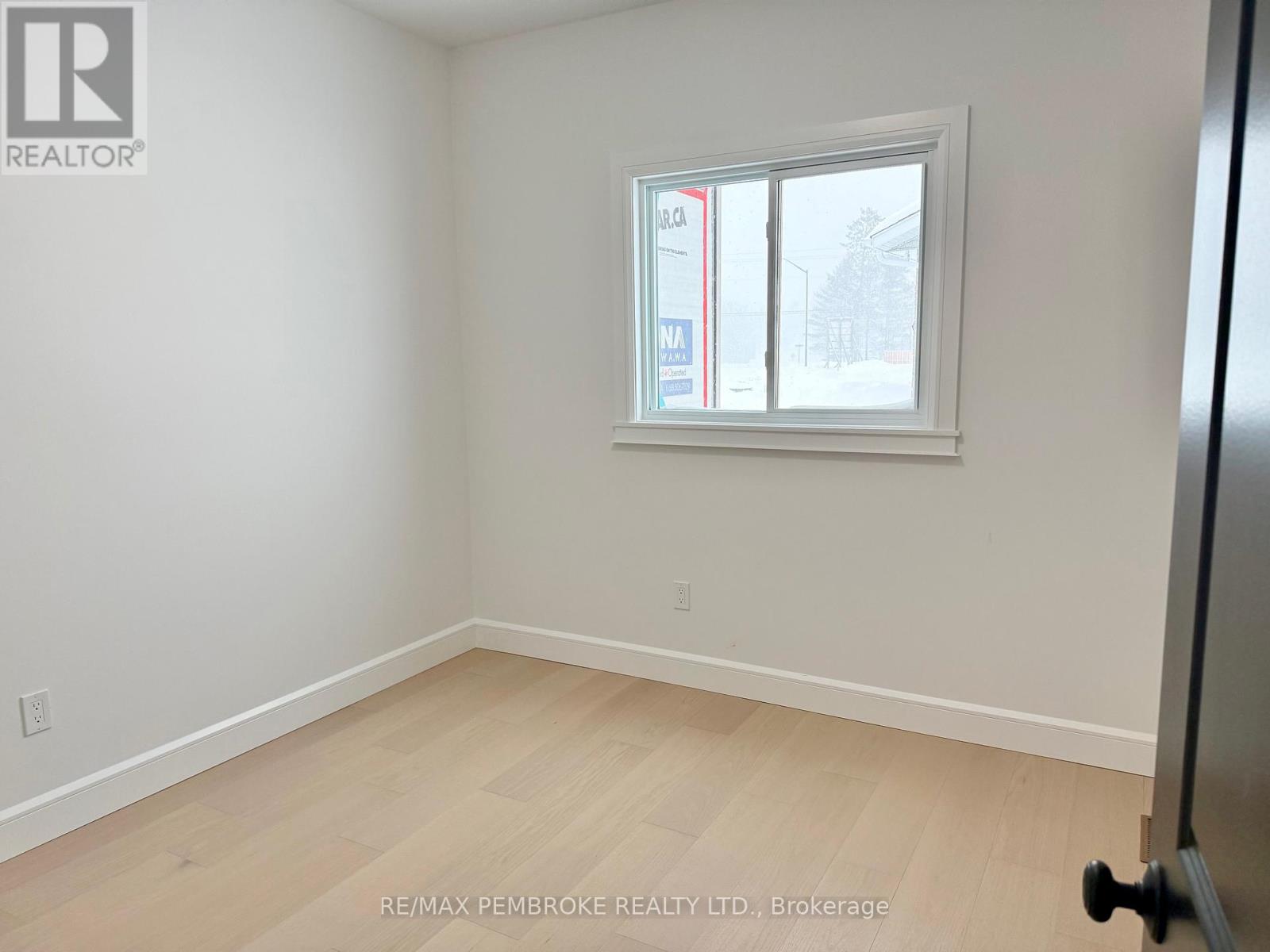 26 Jade Avenue, Petawawa, Ontario  K8H 0E5 - Photo 8 - X12772042