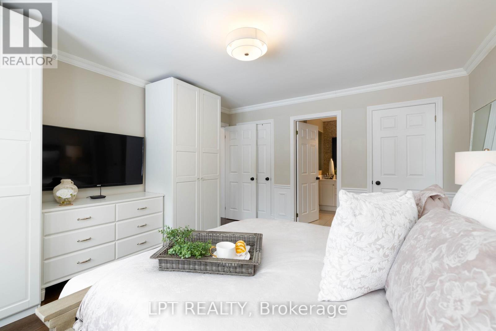 18 Canal Street, Georgina, Ontario  L4P 1K5 - Photo 19 - N12774434