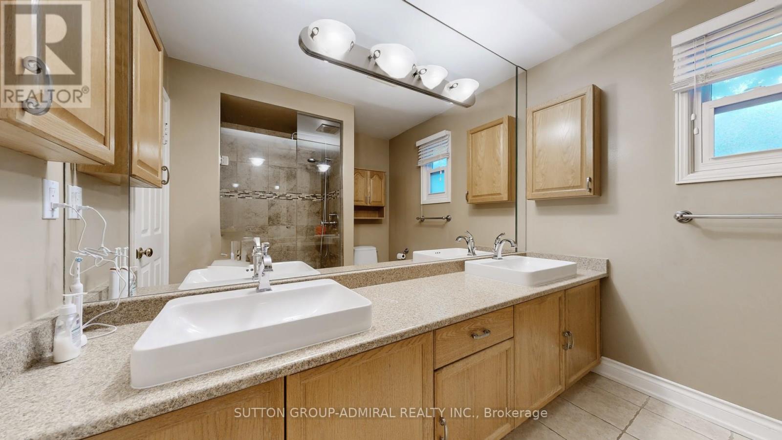 239 Rose Green Drive, Vaughan, Ontario  L4J 4R3 - Photo 32 - N12775818