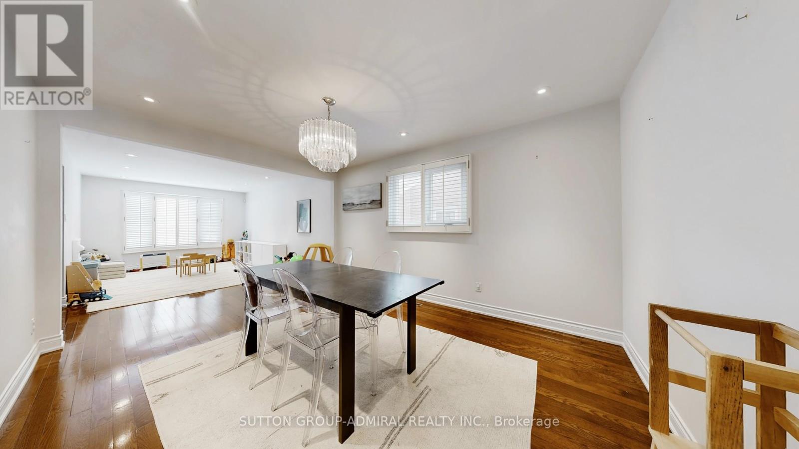 239 Rose Green Drive, Vaughan, Ontario  L4J 4R3 - Photo 3 - N12775818