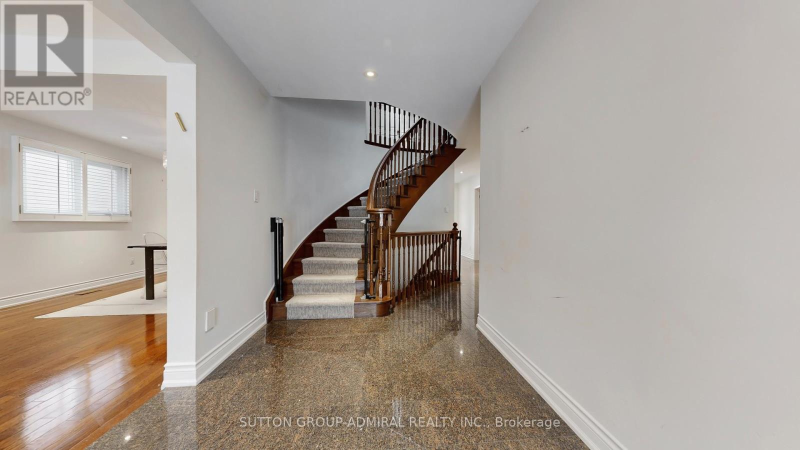 239 Rose Green Drive, Vaughan, Ontario  L4J 4R3 - Photo 17 - N12775818