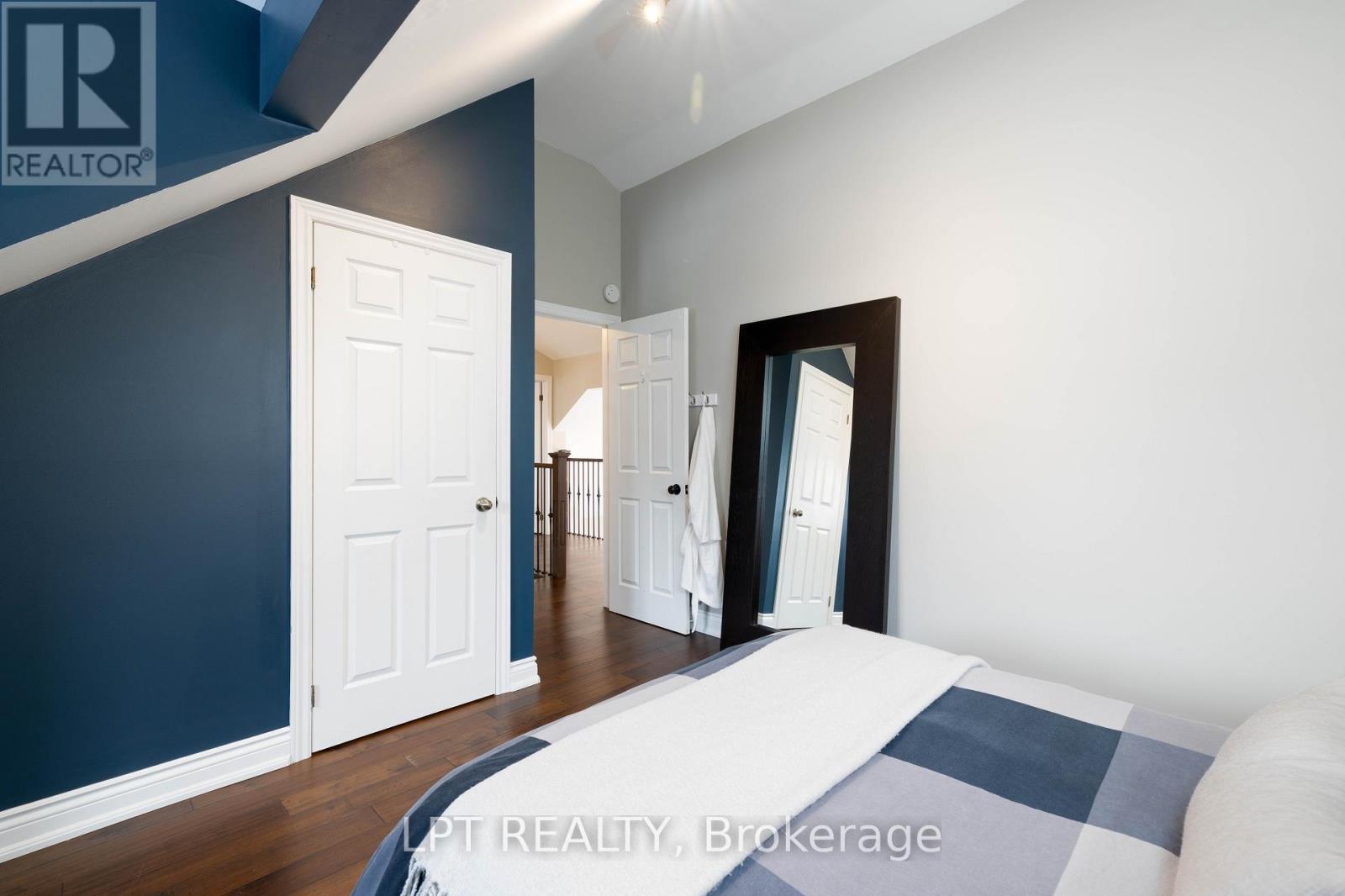 18 Canal Street, Georgina, Ontario  L4P 1K5 - Photo 30 - N12774434