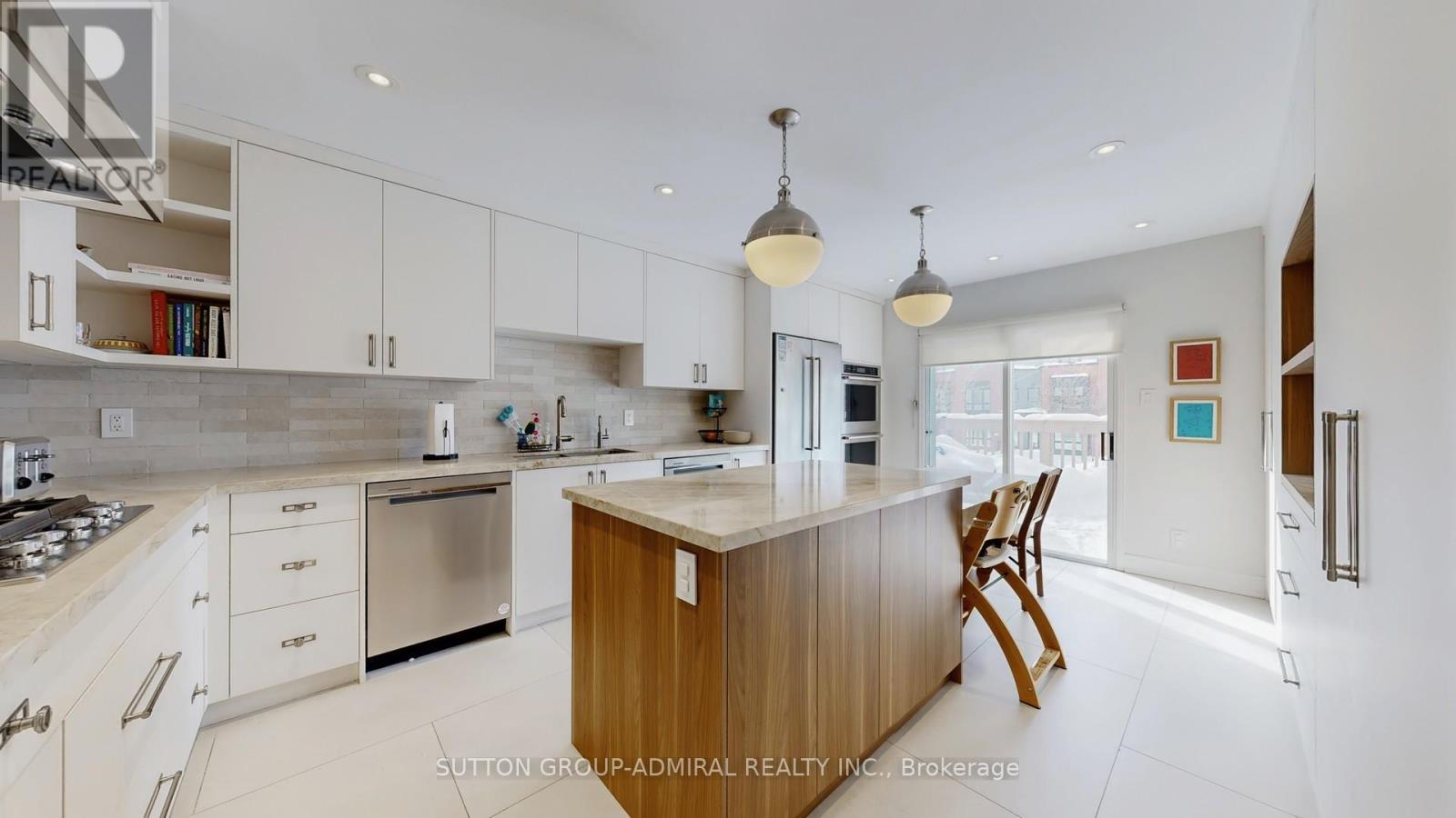 239 Rose Green Drive, Vaughan, Ontario  L4J 4R3 - Photo 9 - N12775818