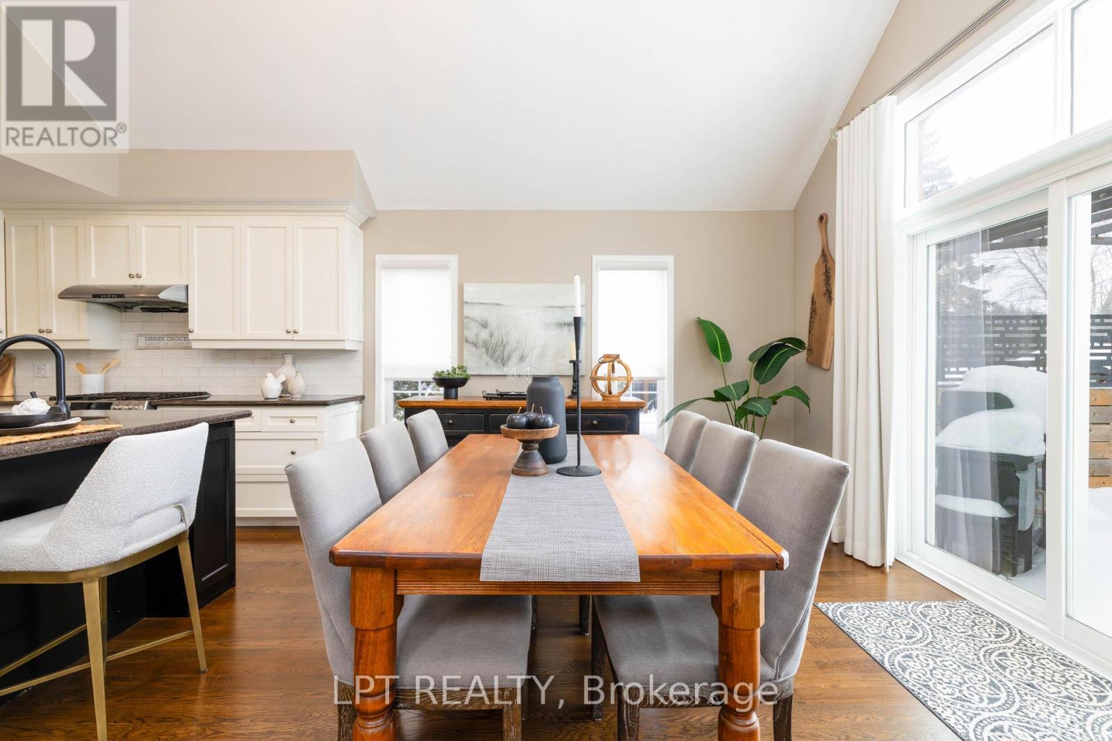 18 Canal Street, Georgina, Ontario  L4P 1K5 - Photo 17 - N12774434