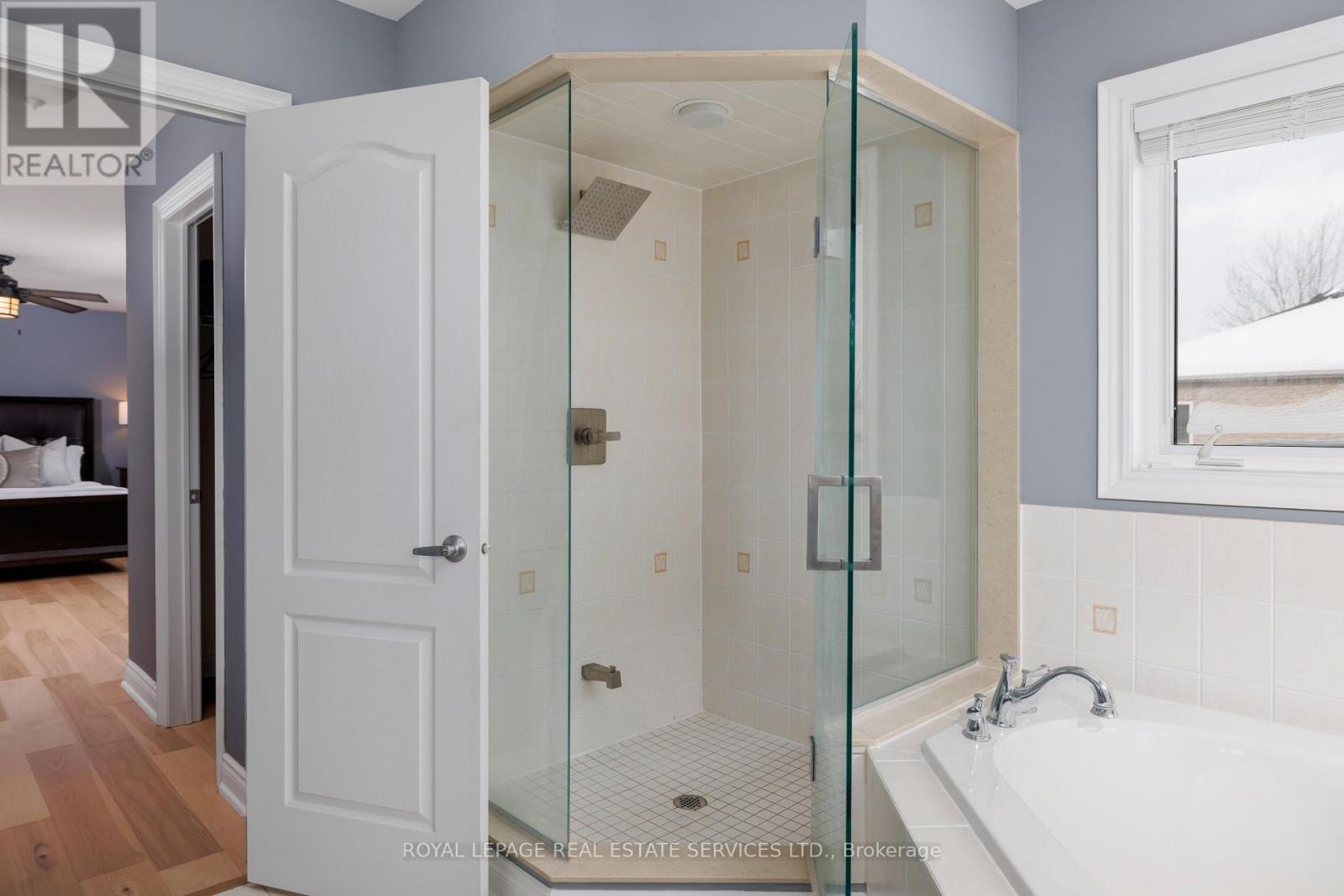 2299 Millstone Drive, Oakville, Ontario  L6M 0H1 - Photo 22 - W12740484