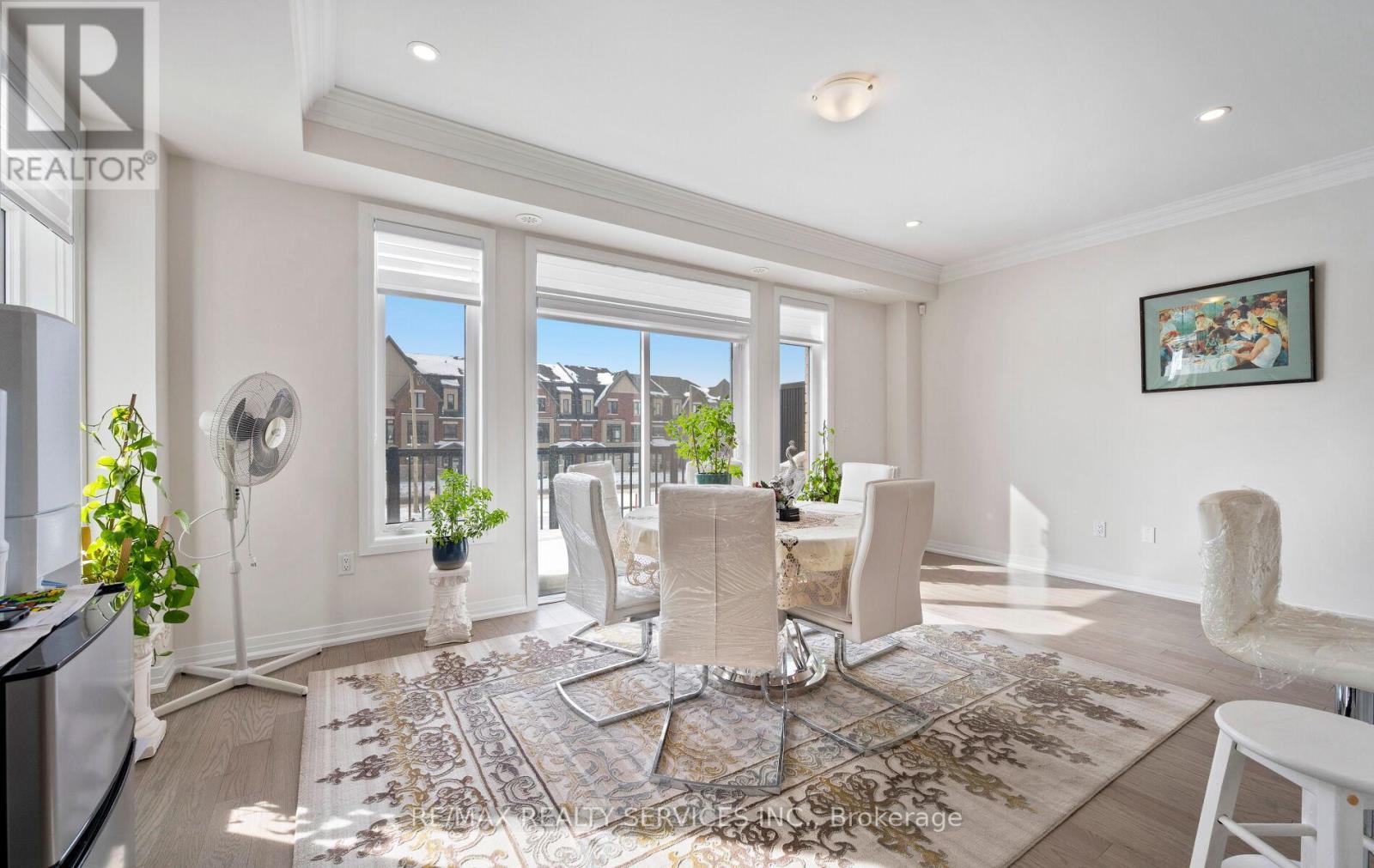 32 Bonnington Drive, Brampton (Northwest Brampton), Ontario  L7A 5M1 - Photo 10 - W12775582