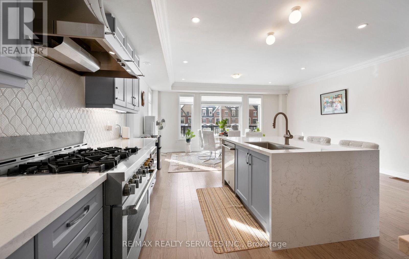 32 Bonnington Drive, Brampton (Northwest Brampton), Ontario  L7A 5M1 - Photo 17 - W12775582