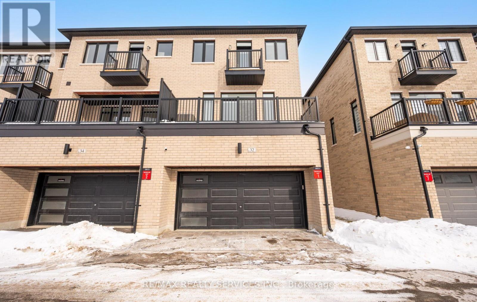 32 Bonnington Drive, Brampton (Northwest Brampton), Ontario  L7A 5M1 - Photo 3 - W12775582