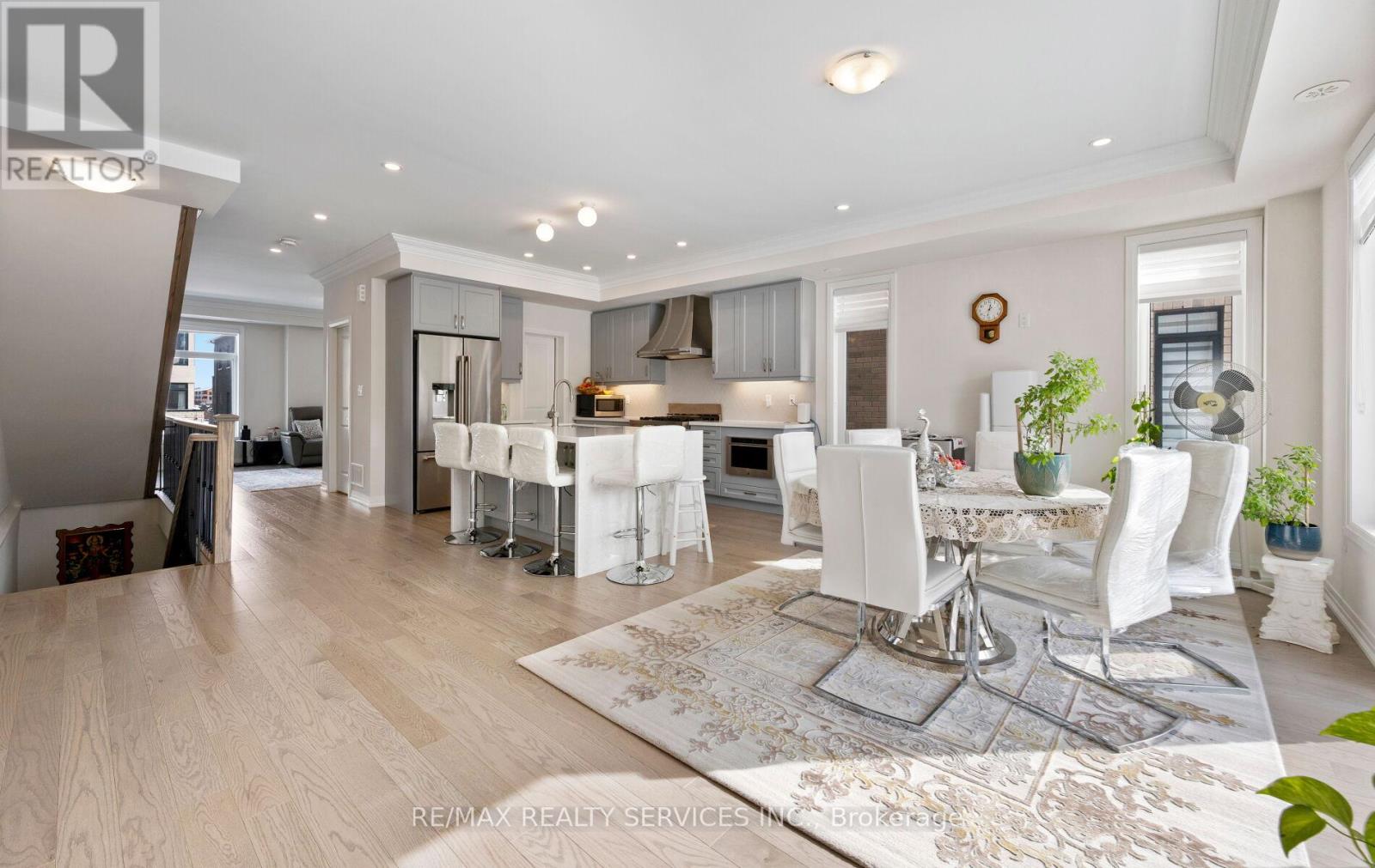 32 Bonnington Drive, Brampton (Northwest Brampton), Ontario  L7A 5M1 - Photo 8 - W12775582