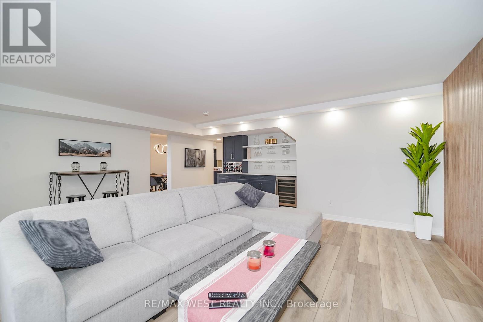 D14 - 300 Mill Road, Toronto (Markland Wood), Ontario  M9C 4W9 - Photo 4 - W12775612