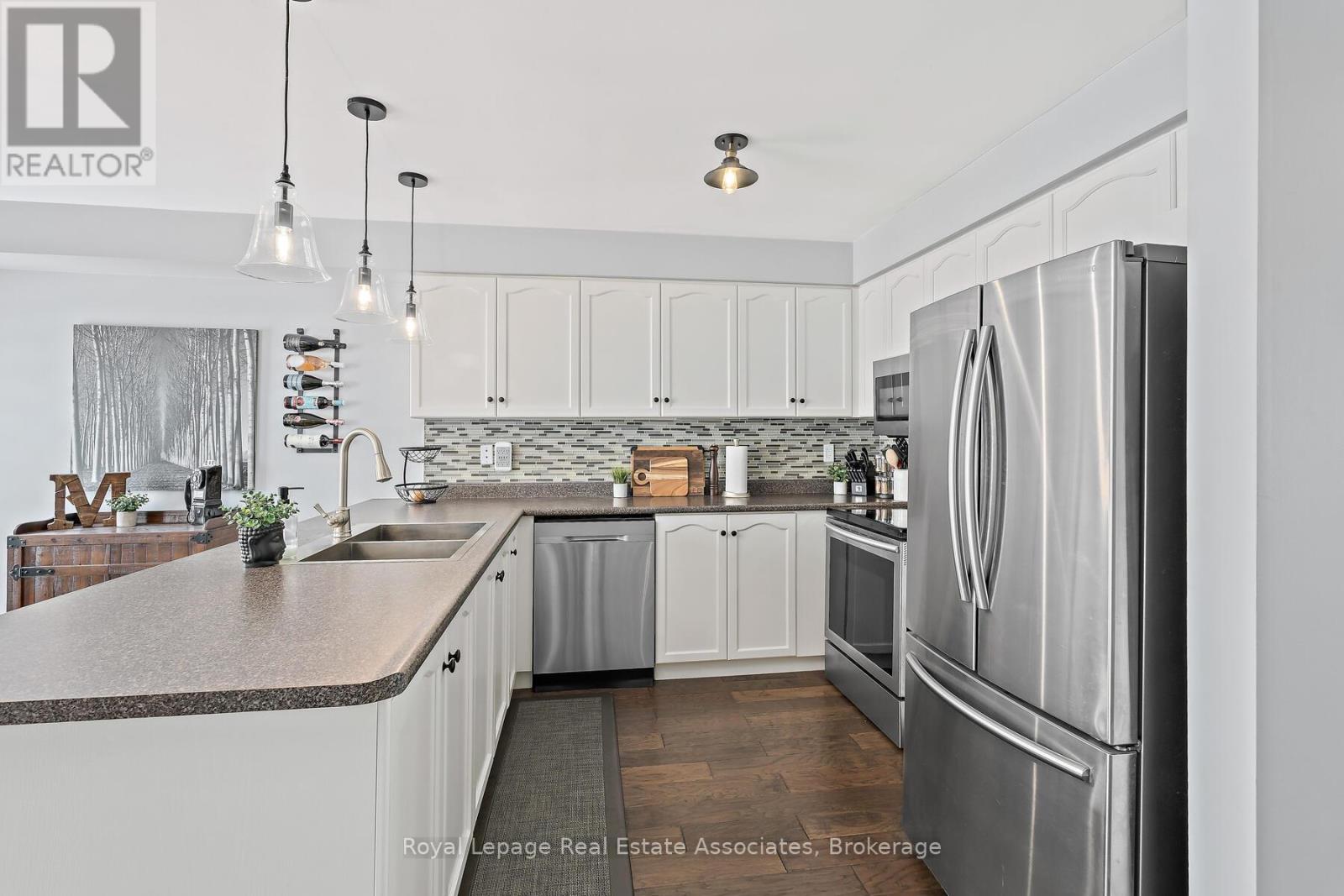 33 Bradley Drive, Halton Hills (Georgetown), Ontario  L7G 6B5 - Photo 13 - W12775654