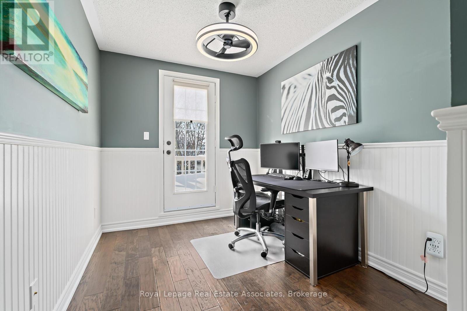 33 Bradley Drive, Halton Hills (Georgetown), Ontario  L7G 6B5 - Photo 21 - W12775654