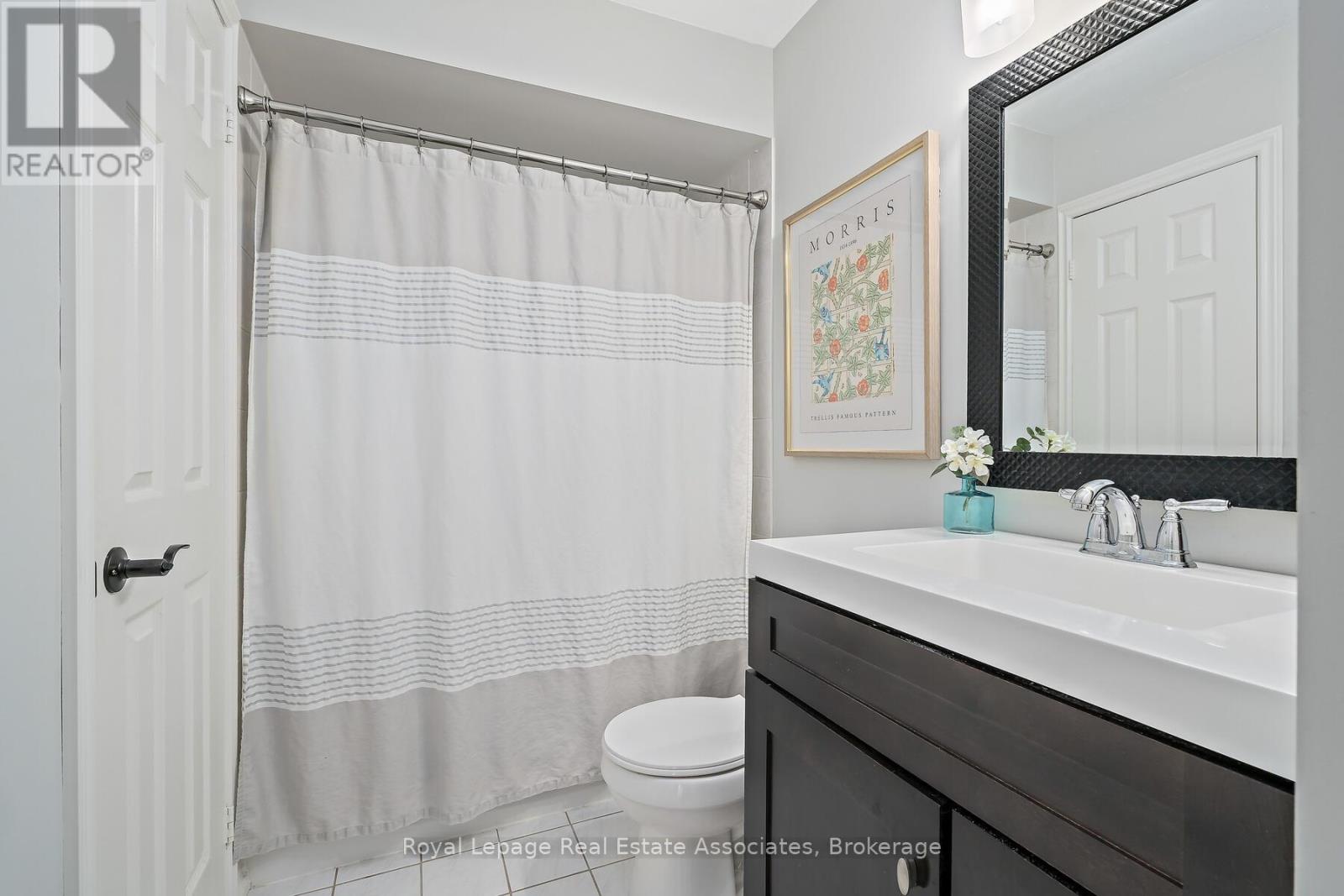 33 Bradley Drive, Halton Hills (Georgetown), Ontario  L7G 6B5 - Photo 24 - W12775654