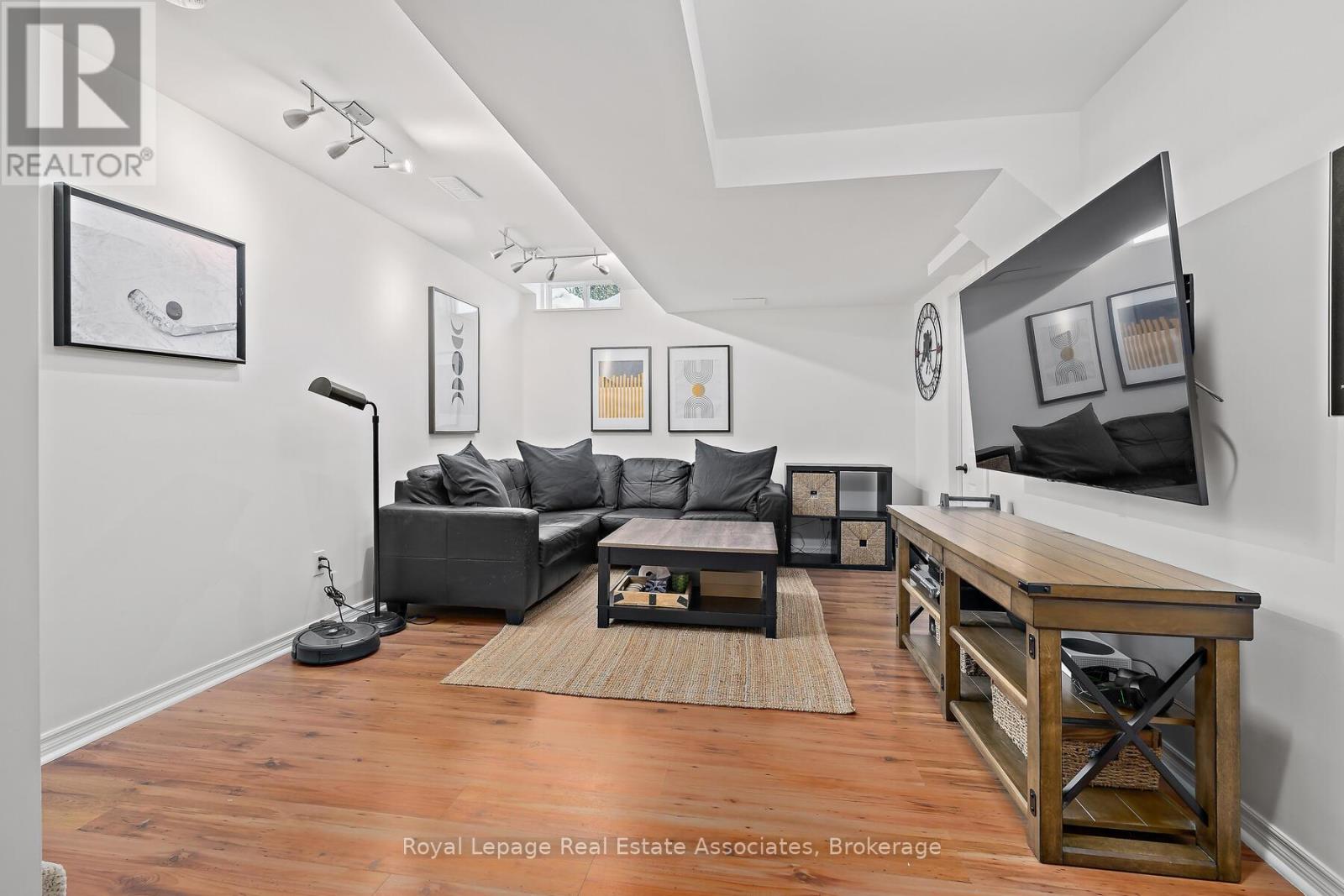 33 Bradley Drive, Halton Hills (Georgetown), Ontario  L7G 6B5 - Photo 25 - W12775654