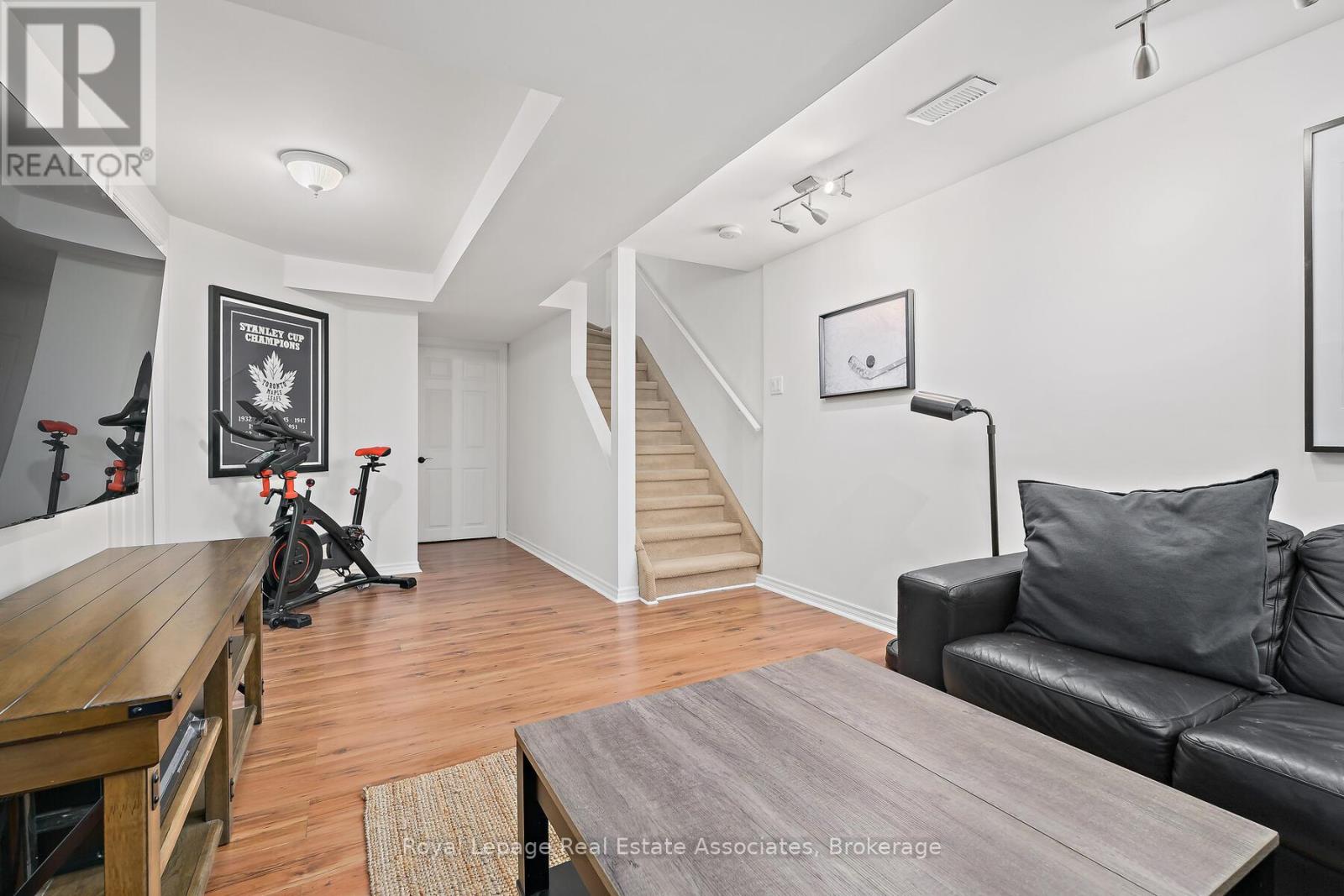 33 Bradley Drive, Halton Hills (Georgetown), Ontario  L7G 6B5 - Photo 27 - W12775654