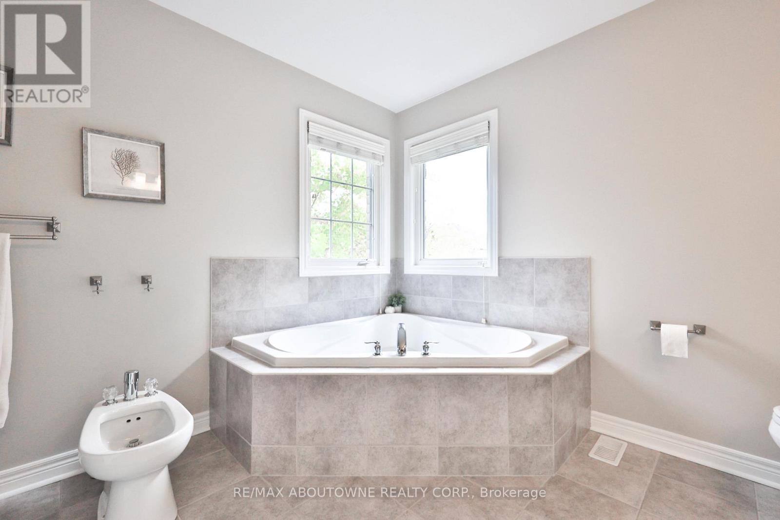 3262 Skipton Lane, Oakville (Bc Bronte Creek), Ontario  L6M 0K2 - Photo 31 - W12775718