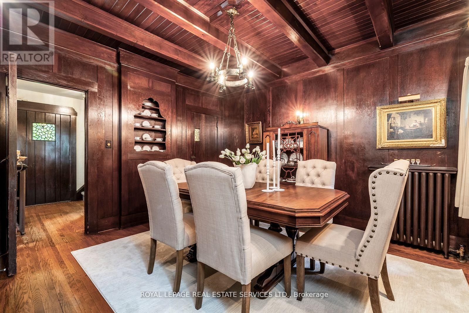 18 Queen Marys Drive, Toronto (Kingsway South), Ontario  M8X 1S2 - Photo 10 - W12775752