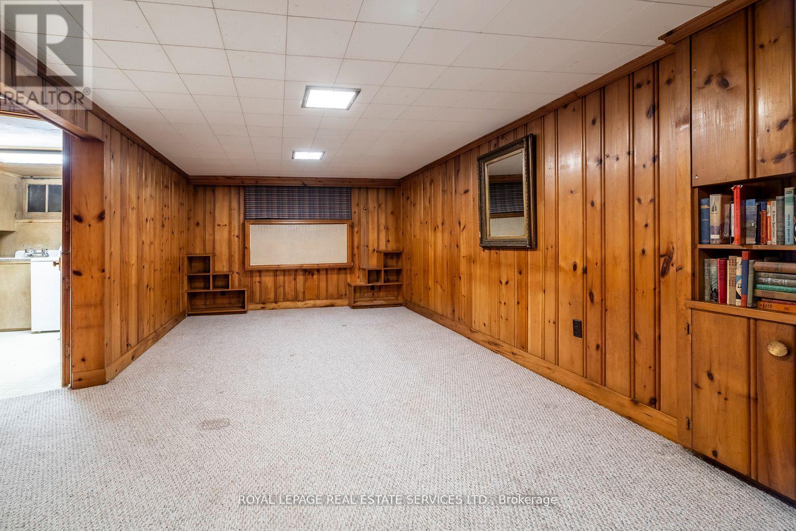 18 Queen Marys Drive, Toronto (Kingsway South), Ontario  M8X 1S2 - Photo 21 - W12775752