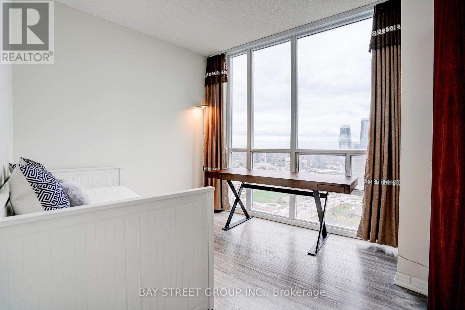 2602 - 223 Webb Drive, Mississauga (City Centre), Ontario  L5B 0E8 - Photo 14 - W12775764