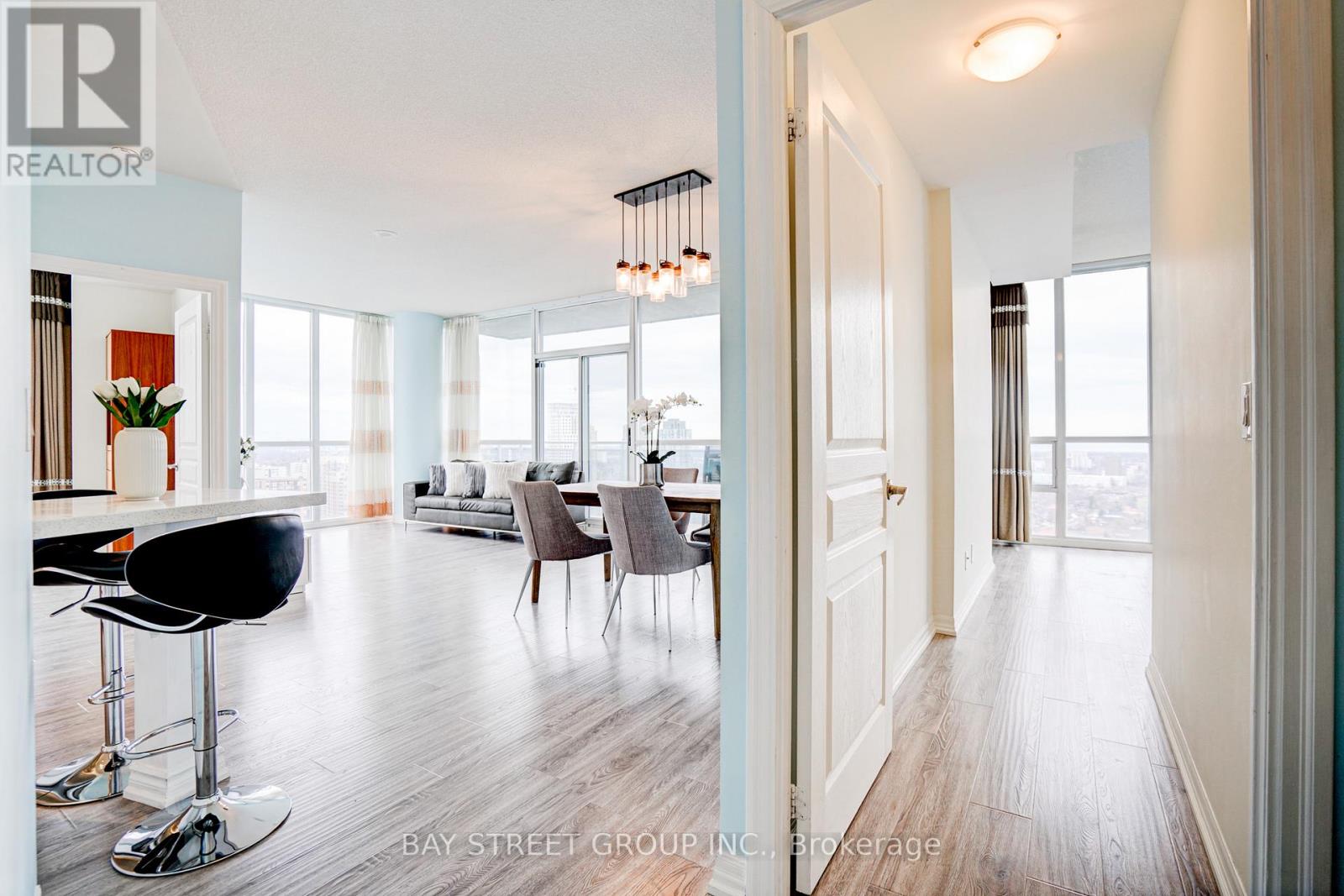 2602 - 223 Webb Drive, Mississauga (City Centre), Ontario  L5B 0E8 - Photo 3 - W12775764