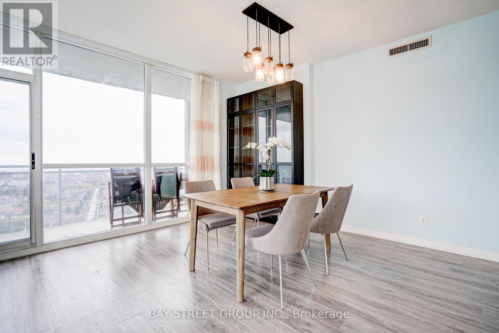 2602 - 223 Webb Drive, Mississauga (City Centre), Ontario  L5B 0E8 - Photo 5 - W12775764