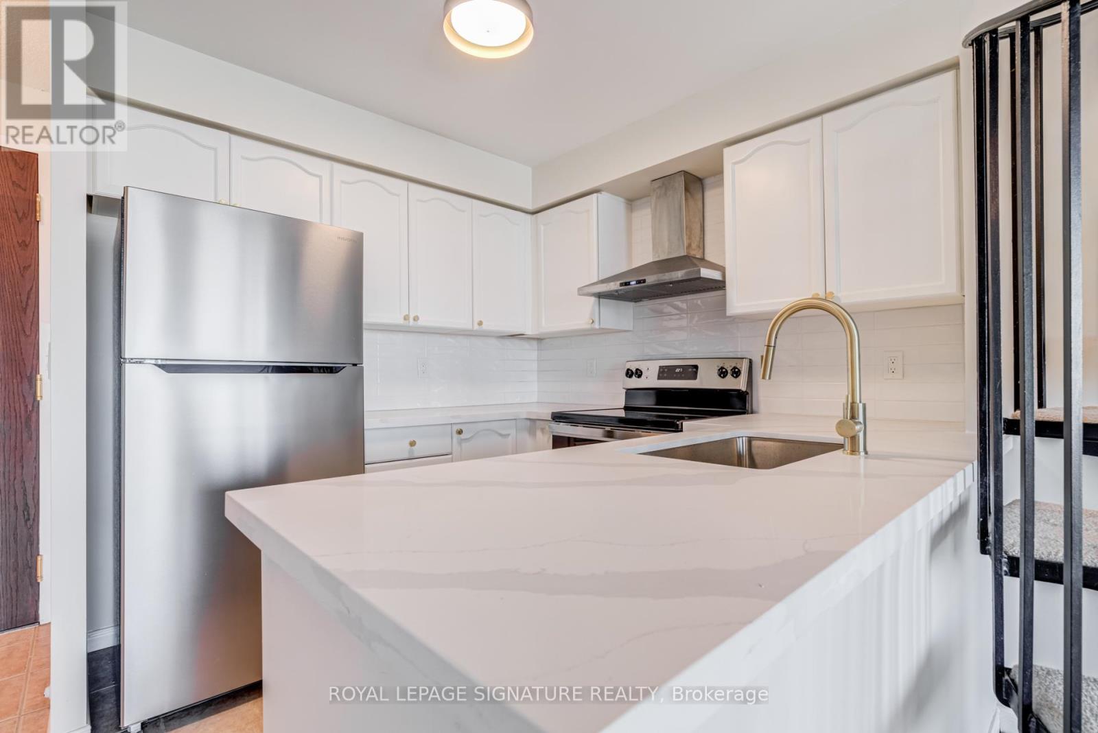 1703 - 2545 Erin Centre Boulevard, Mississauga, Ontario  L5M 6Z9 - Photo 6 - W12775828