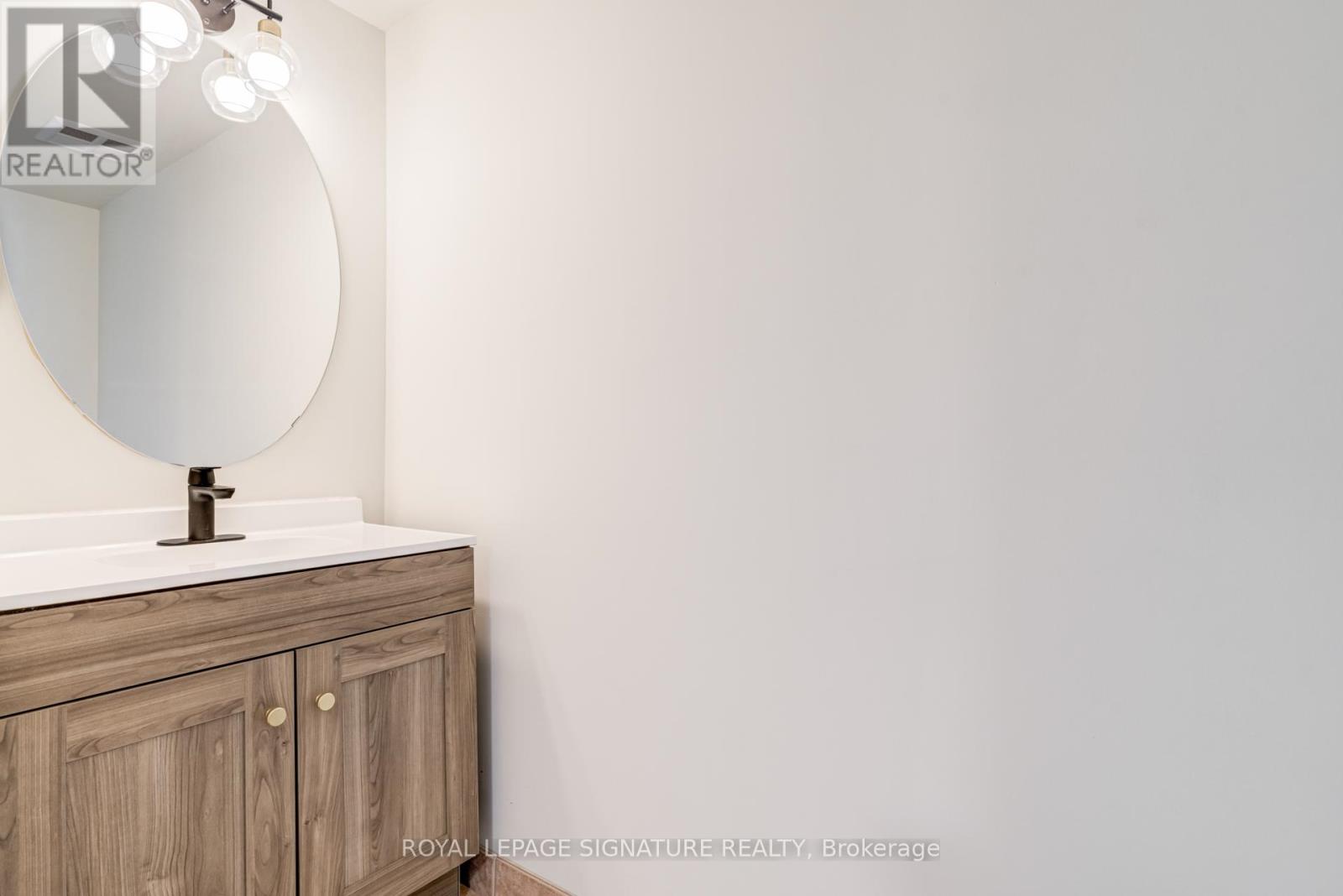 1703 - 2545 Erin Centre Boulevard, Mississauga, Ontario  L5M 6Z9 - Photo 8 - W12775828