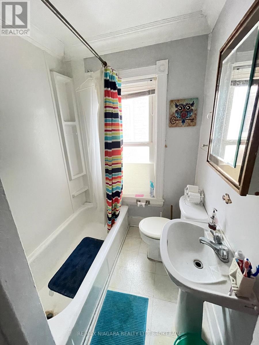 24 Queen Street, Halton Hills, Ontario  L7G 2E4 - Photo 10 - W12724888