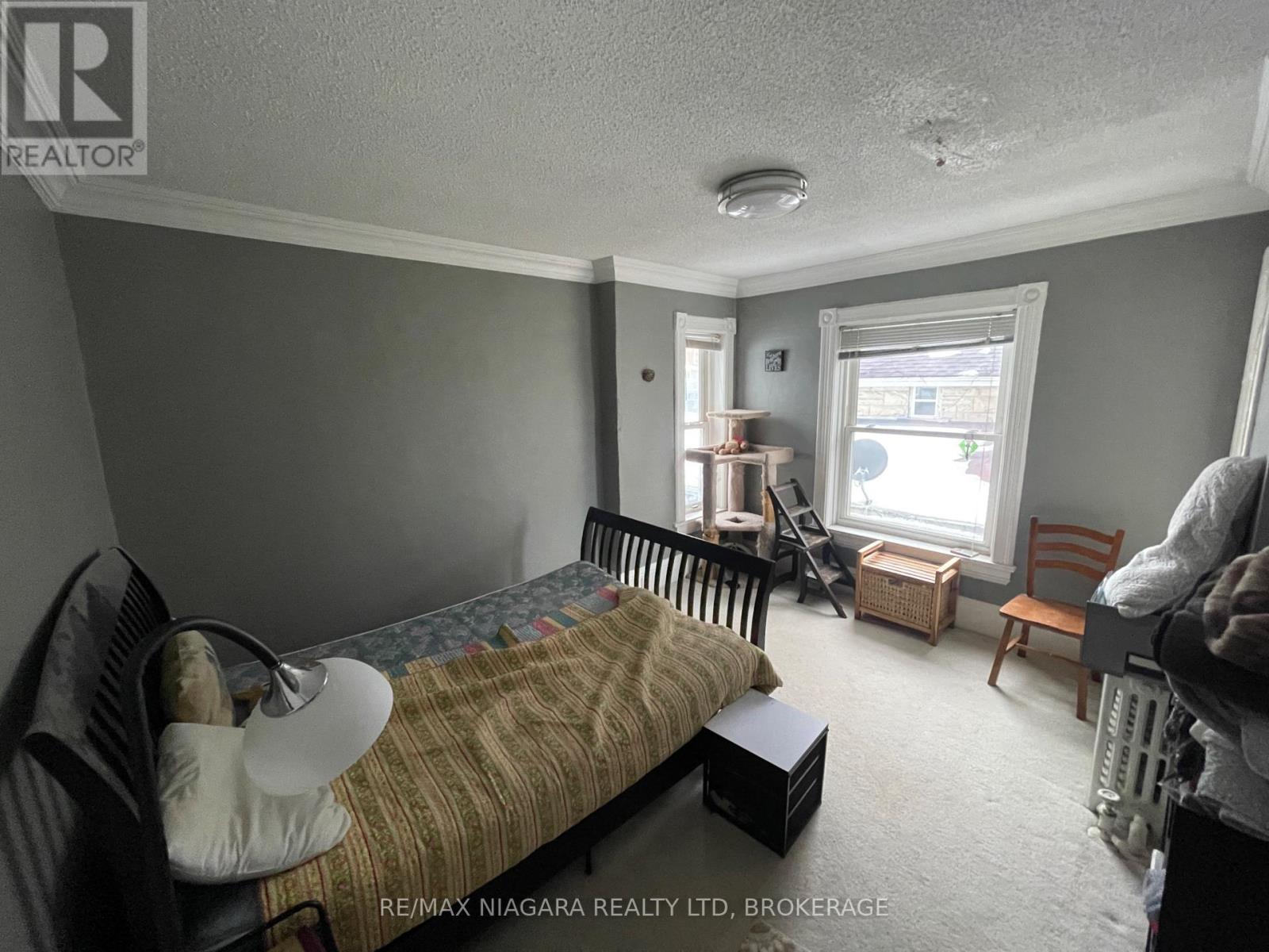 24 Queen Street, Halton Hills, Ontario  L7G 2E4 - Photo 11 - W12724888